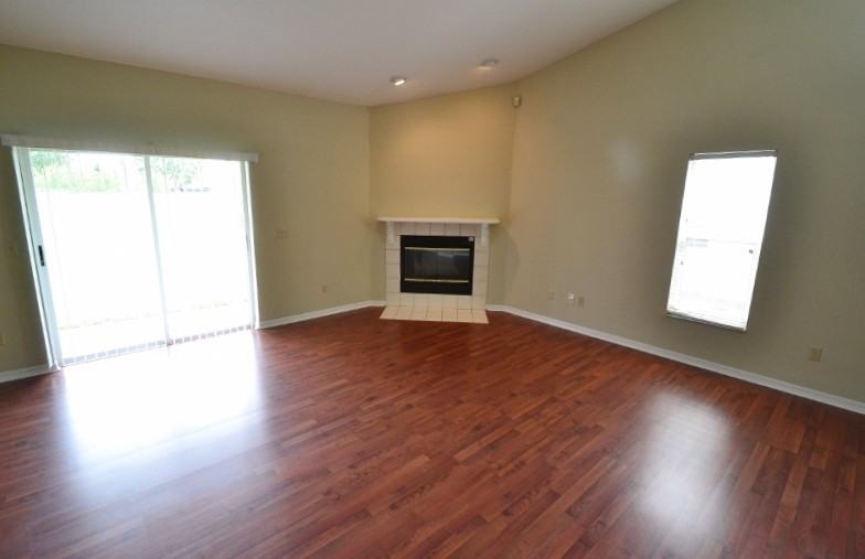 1833 Erin Brooke Dr - Photo 3 of 4