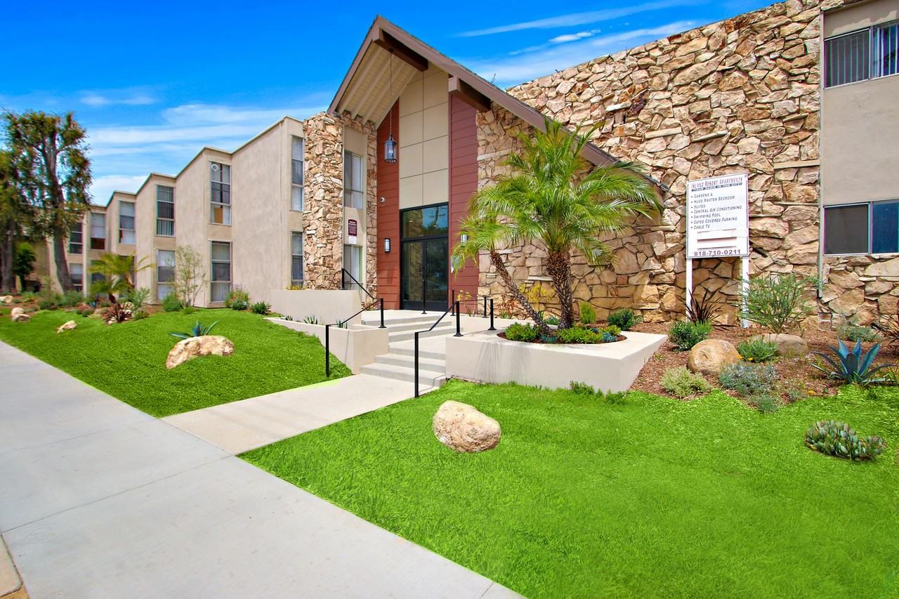 Roscoe Islander Apartments 21205 Roscoe Blvd, Los Angeles, CA 91304