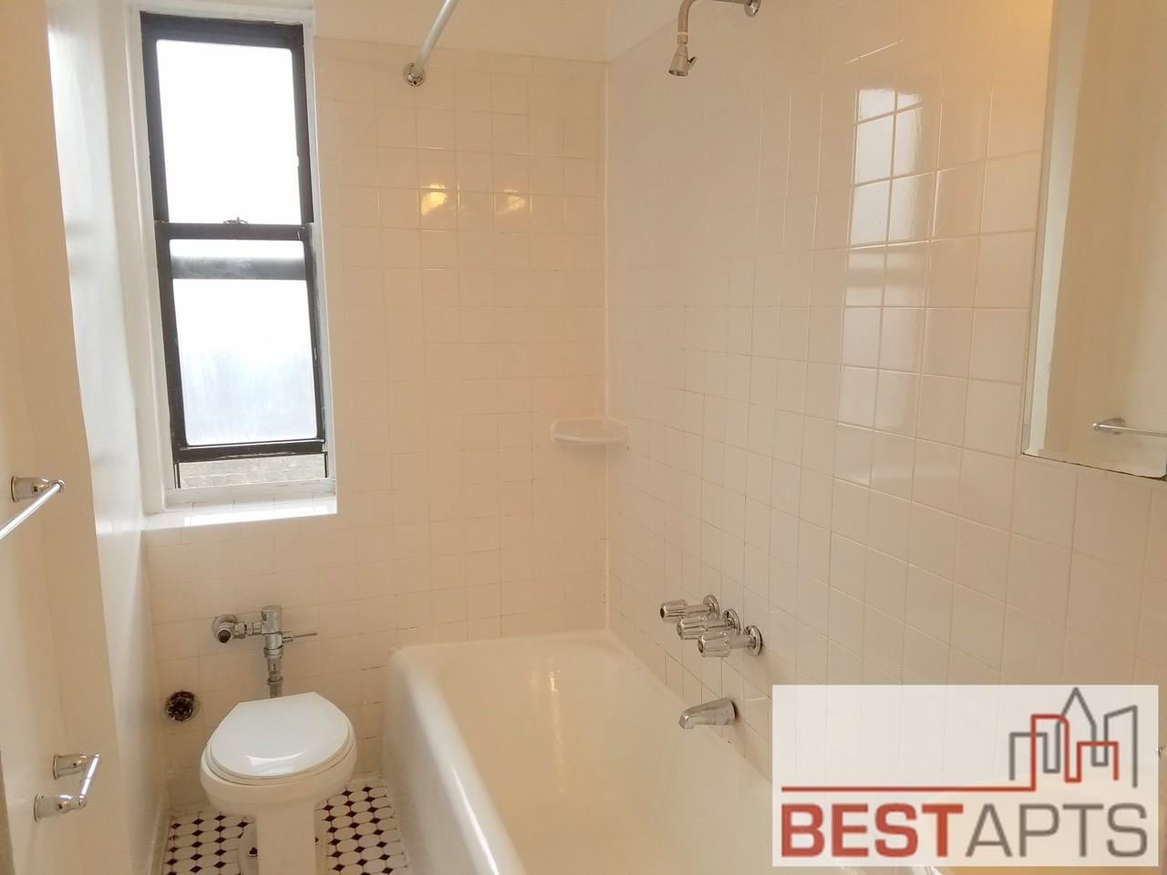 Nagle Ave & Thayer St #45