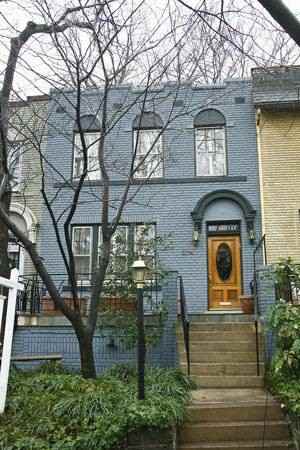 2714 Woodley Place Northwest - Photo 2 of 36