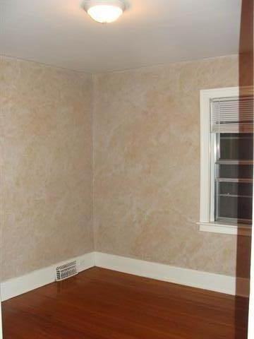 646 Ashburn St - Photo 2 of 8