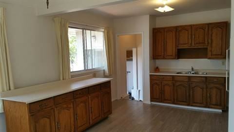 11150 113 St NW - Photo 3 of 8