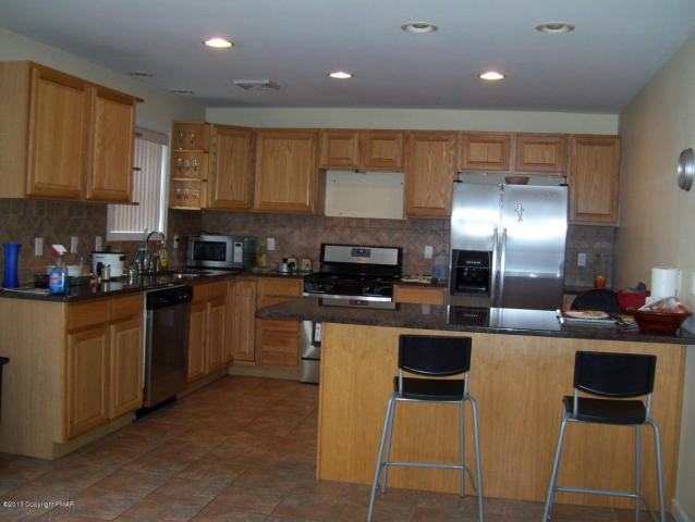 107 Crestwood Dr - Photo 3 of 12