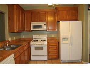 1100 Debbie Ct - Photo 3 of 10