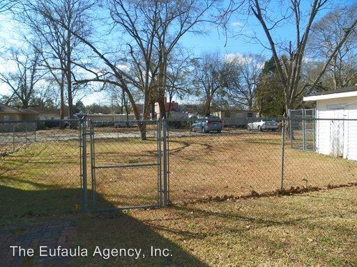 302 Macon St - Photo 2 of 9