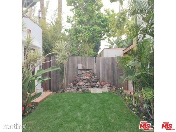 449 N Sweetzer Ave - Photo 2 of 3