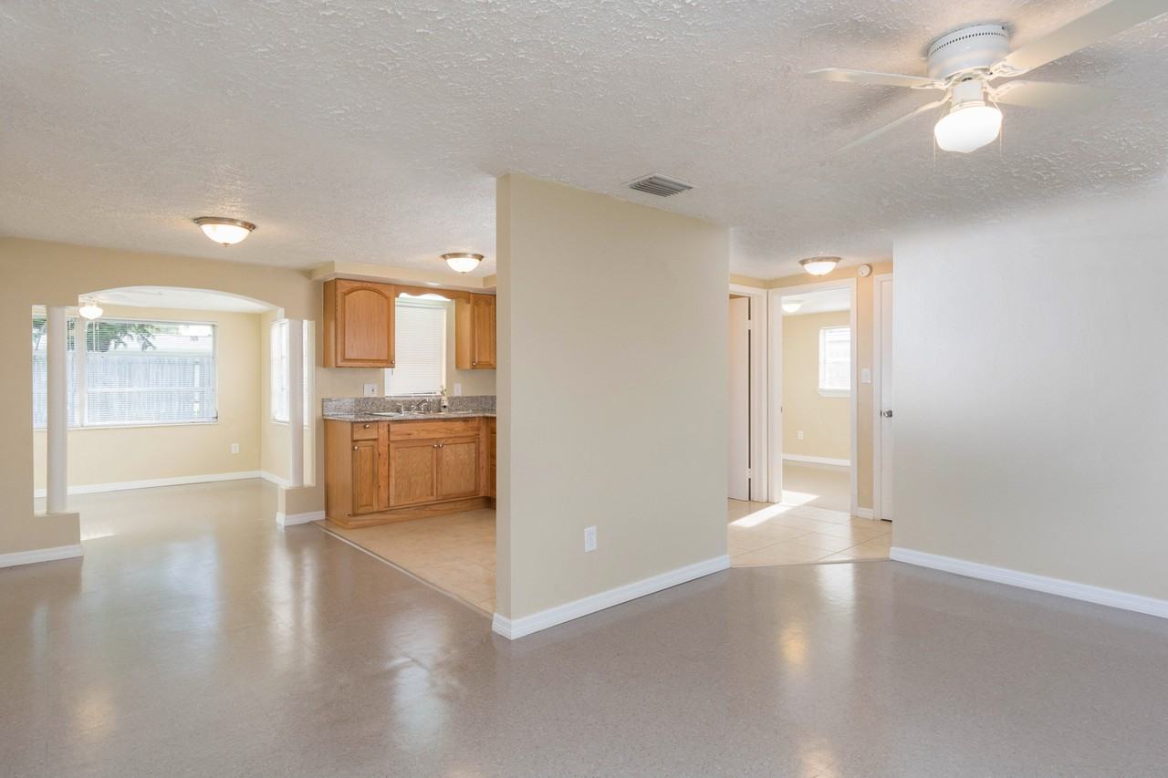 5029 Galaxy Dr - Photo 3 of 4