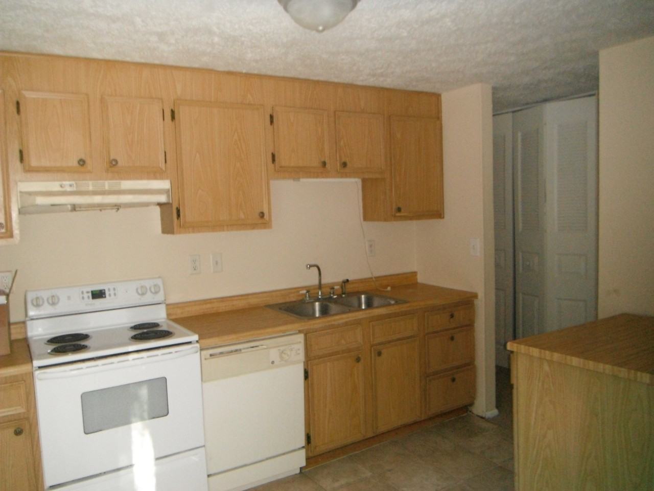 11351 Coolee Cir - Photo 3 of 7