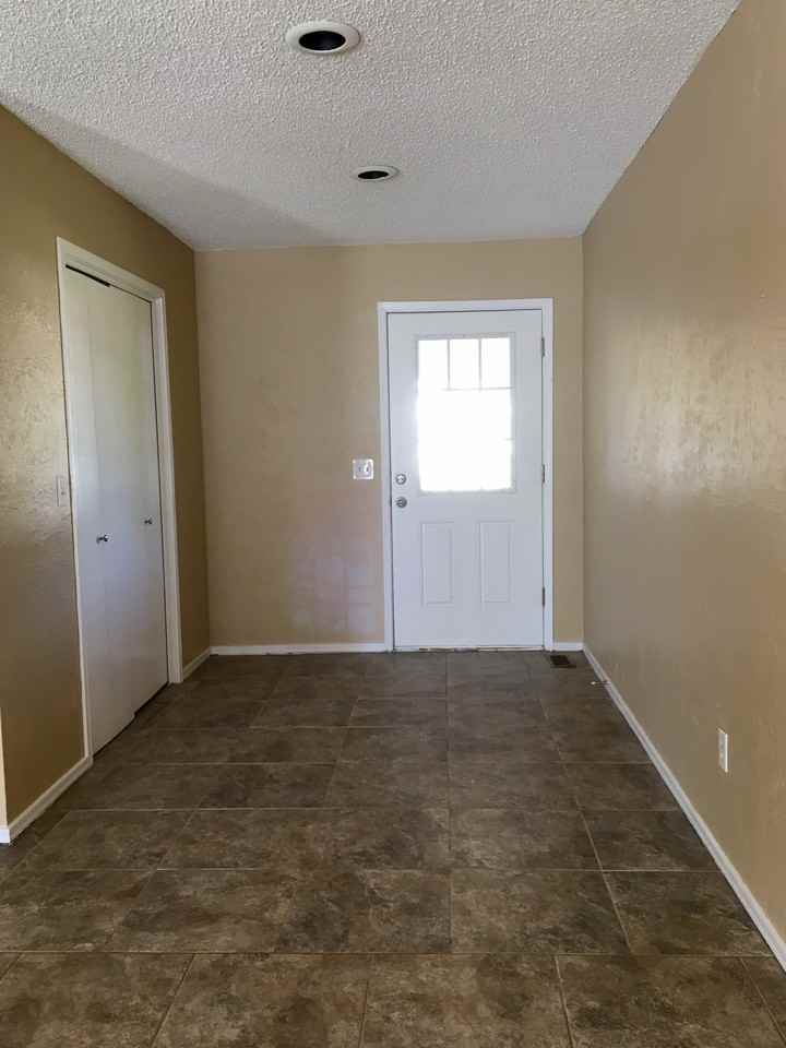 12421 Clarence Ct - Photo 3 of 18