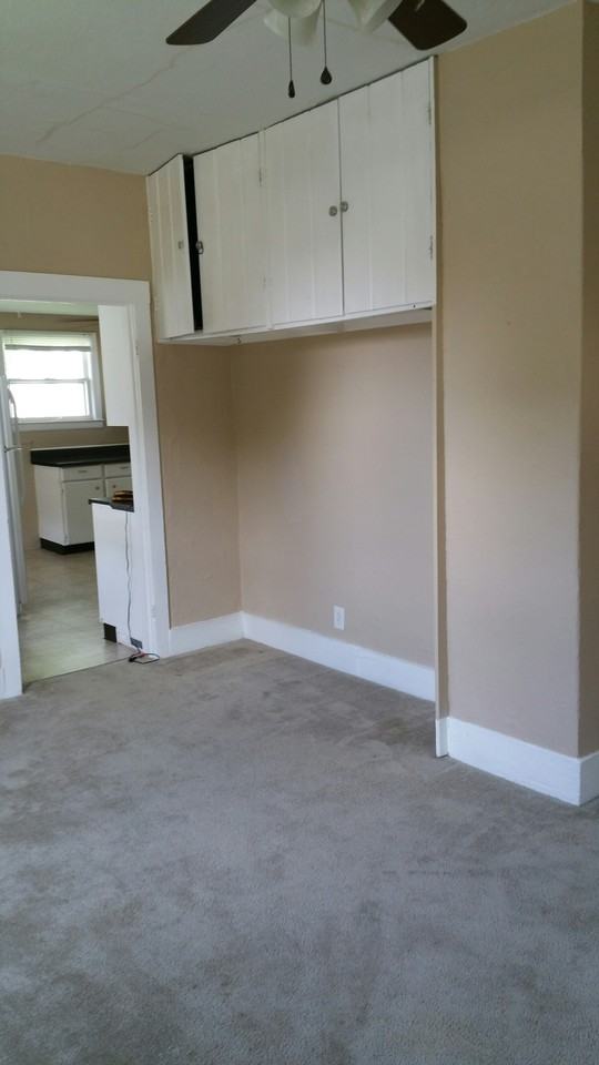 2111 7th St - Photo 2 of 6