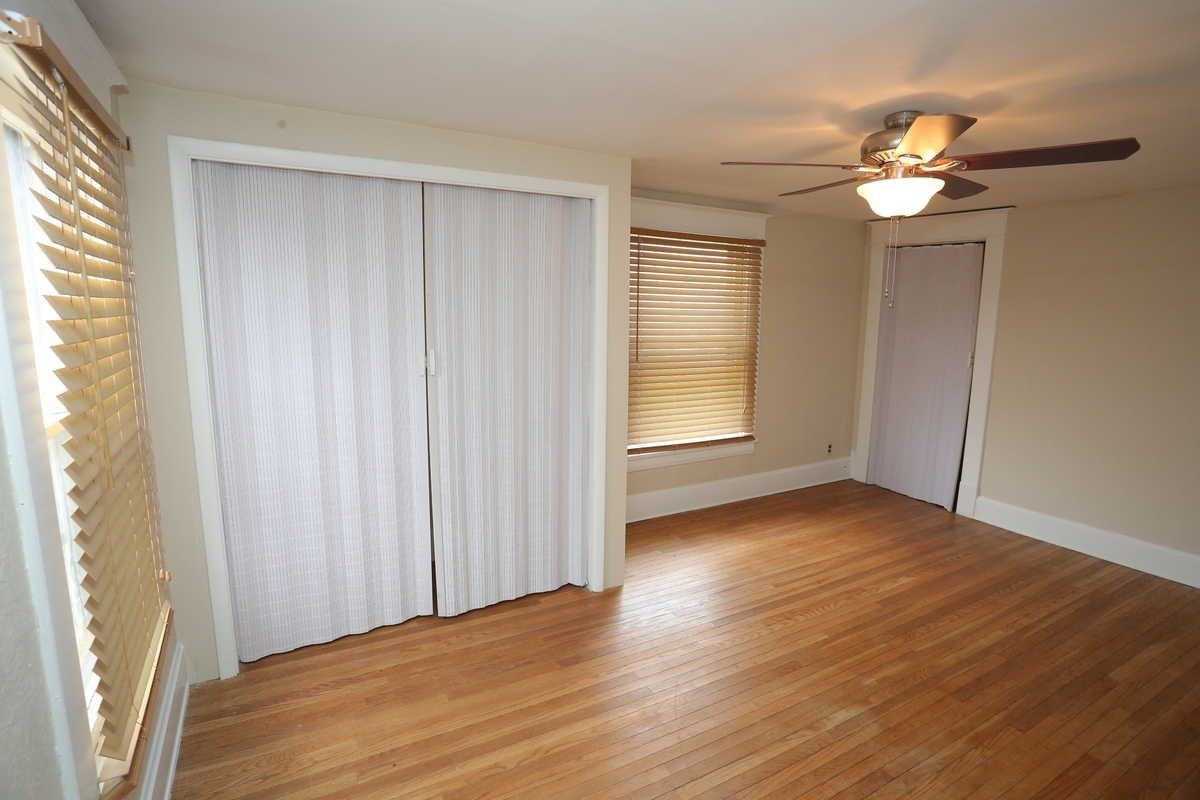 125 W Line Ave - Photo 2 of 6