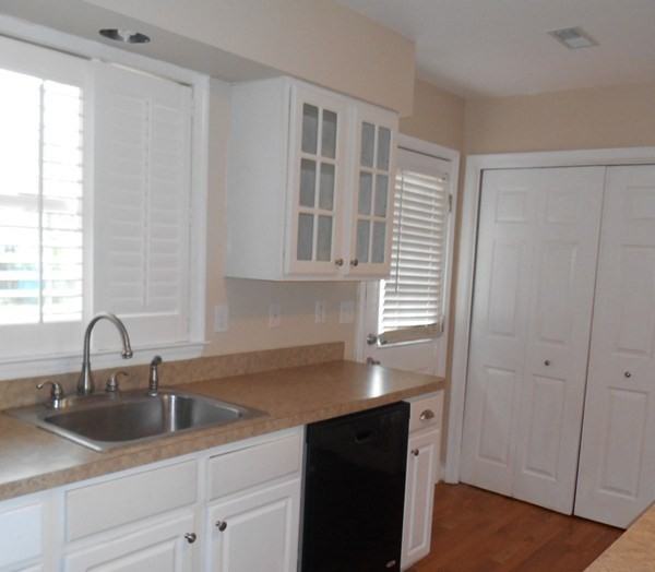 113 Price St - Photo 3 of 6