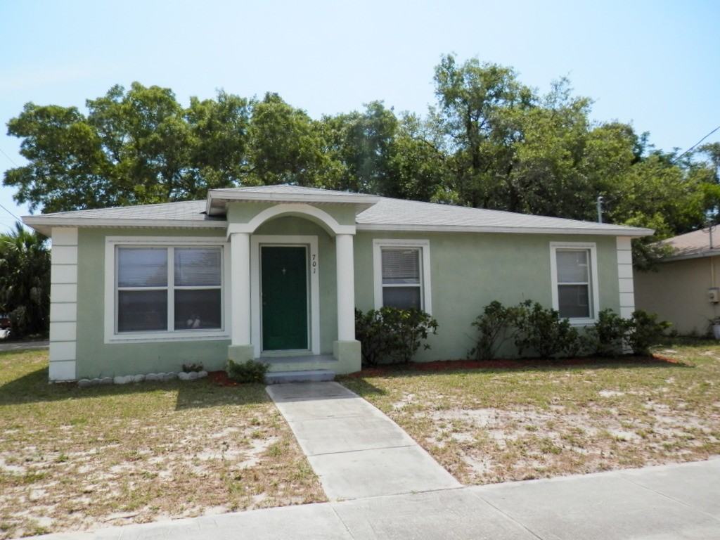 701 S Levis Ave - Photo 2 of 12