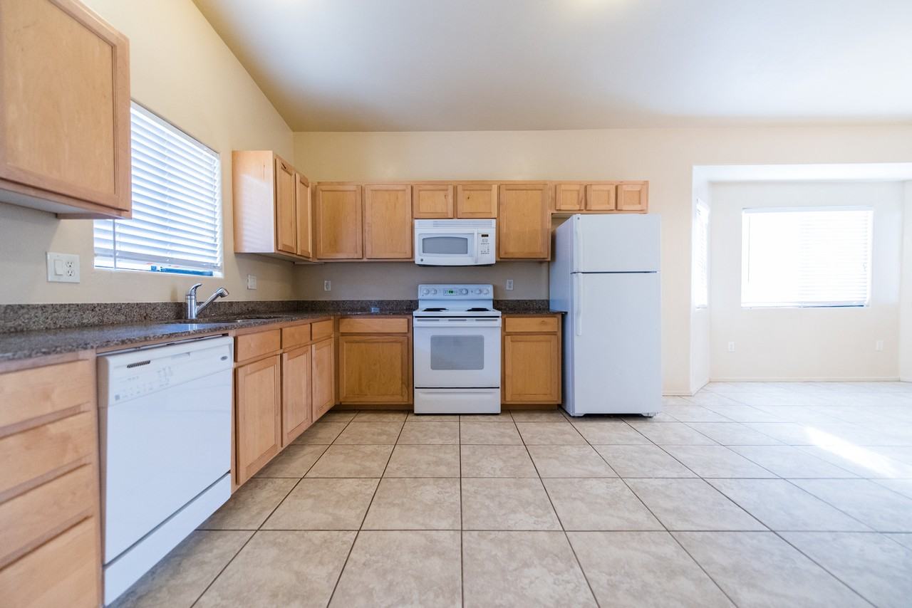 1915 W Ajo Way - Photo 2 of 3