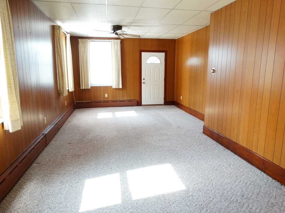 121 Main St - Photo 2 of 23