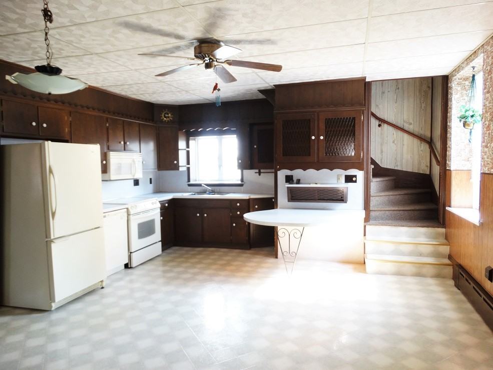 121 Main St - Photo 3 of 23