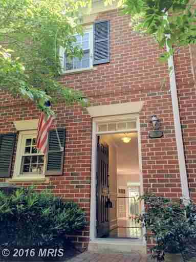 1024 N Royal St - Photo 3 of 30