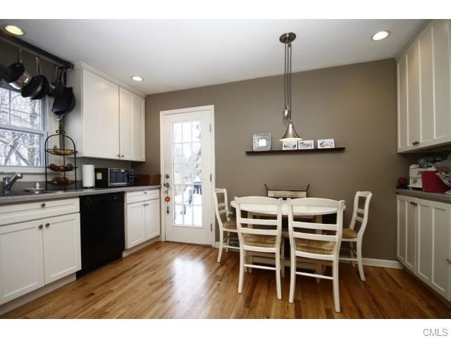 49 Bear Hills Rd - Photo 2 of 12