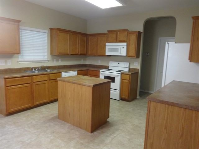 17043 Ashbury Lodge - Photo 3 of 10