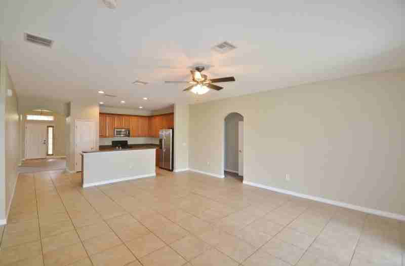2925 Grasmere View Pkwy N - Photo 3 of 11