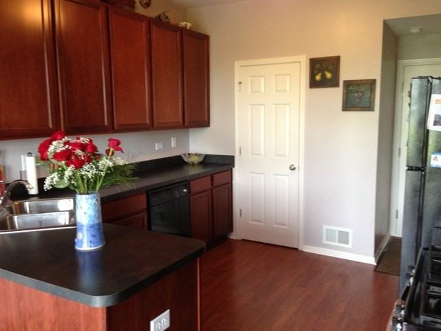 15247 Kenmare Cir - Photo 3 of 10