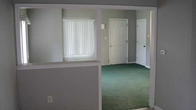 129 S Brown St - Photo 3 of 13