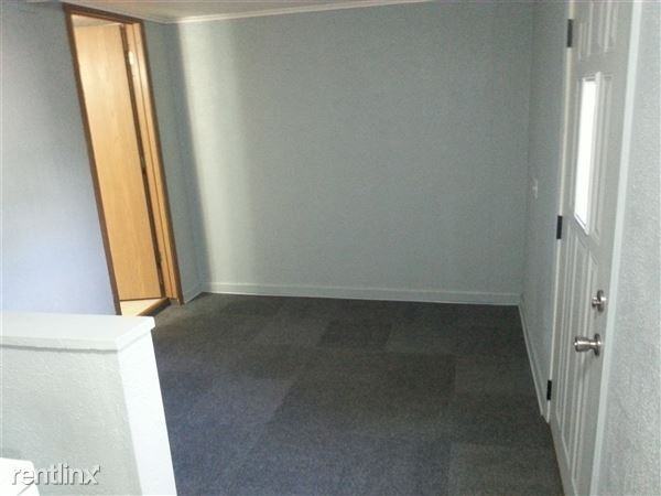 810 W Washington St - Photo 2 of 6