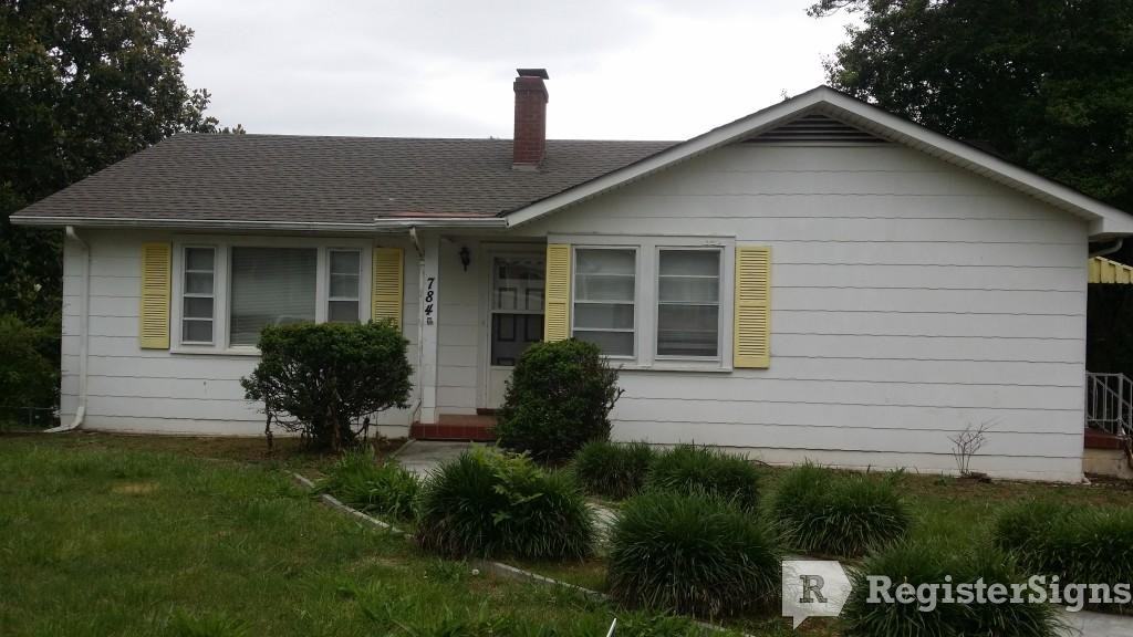 784 Davis St SW - Photo 2 of 7