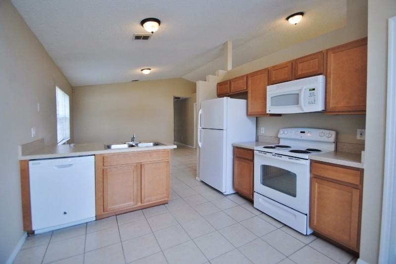 1820 Dixie Belle Dr - Photo 2 of 10