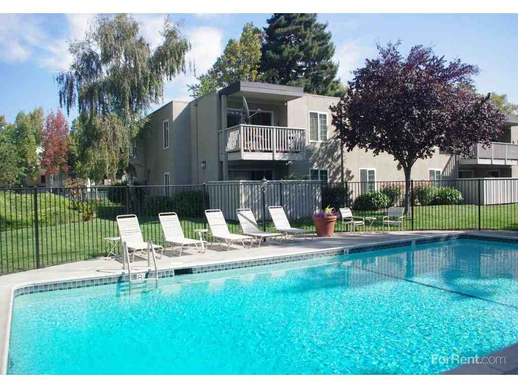 Sycamore Commons - Photo 2 of 19