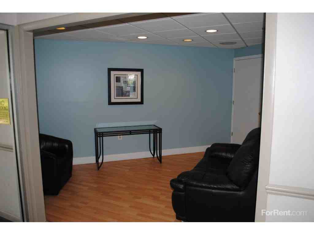 Carlton Park Apartments - Photo 3 of 16