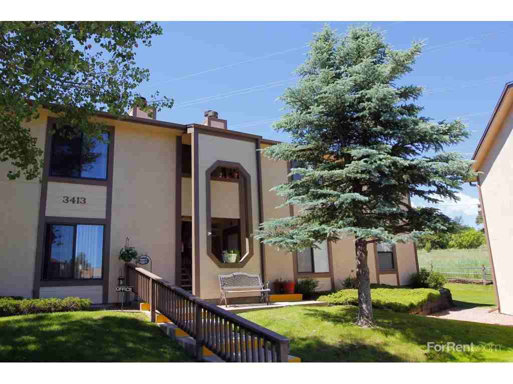 Parkwood Apartments - Photo 2 of 14