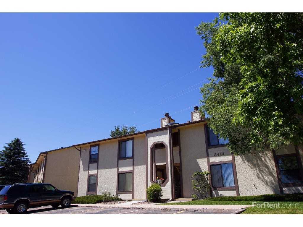 Parkwood Apartments - Photo 3 of 14