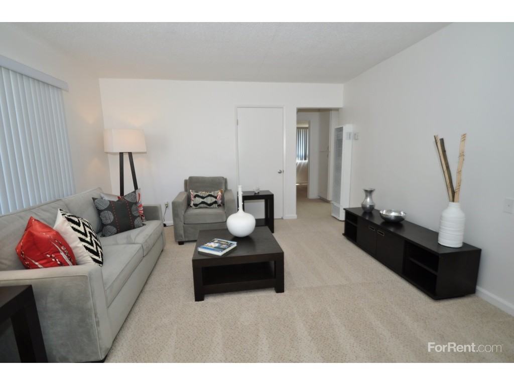 Vistan Apartments - Photo 2 of 20