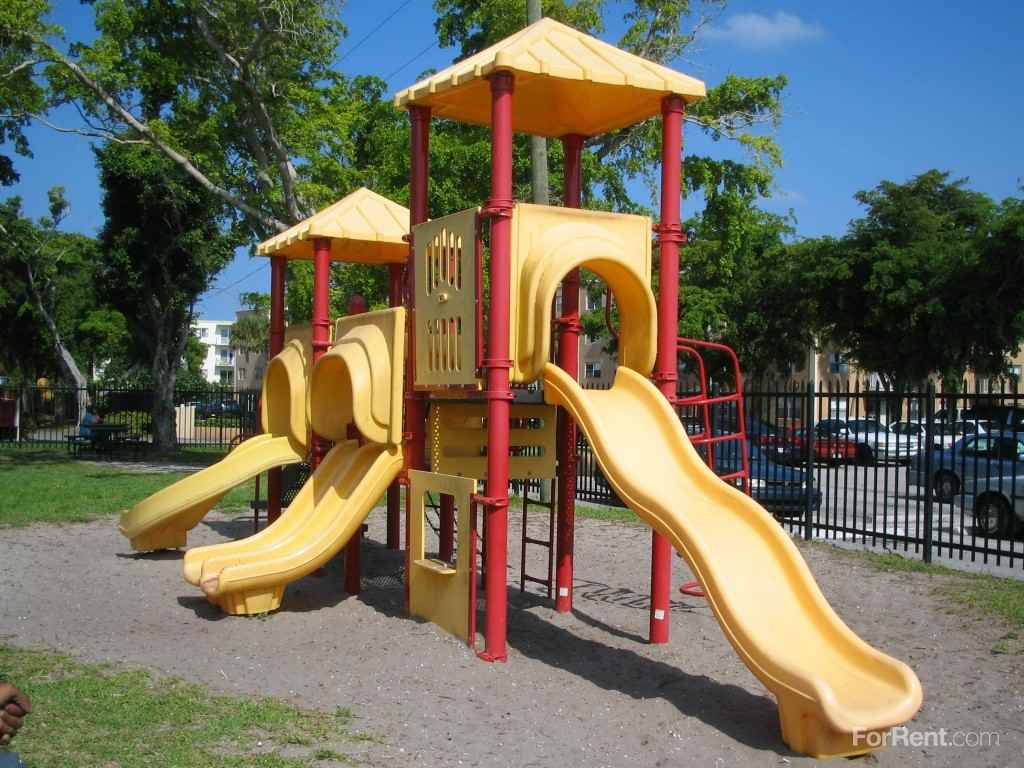 Seawind Lakes II - Photo 3 of 9