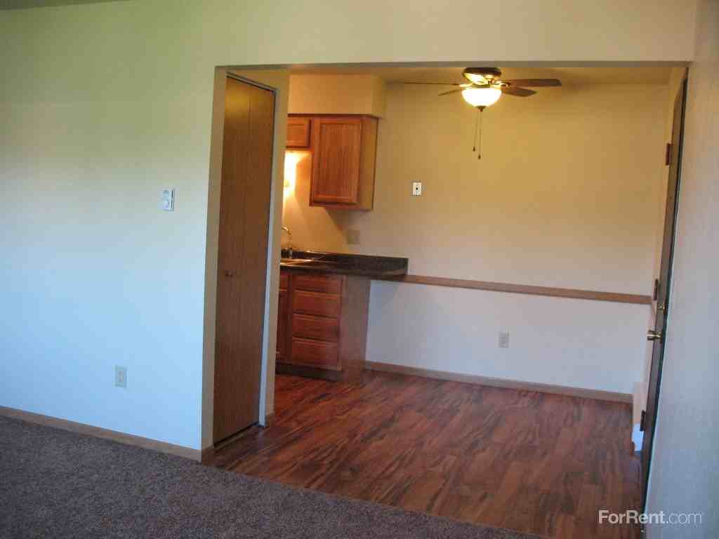 Piccadilly East Apartments 2750 Pickle Rd, Oregon, OH 43616 Zumper