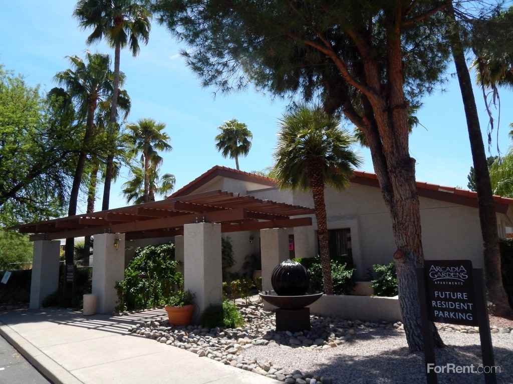 Arcadia Gardens Apartments - Photo 2 of 17