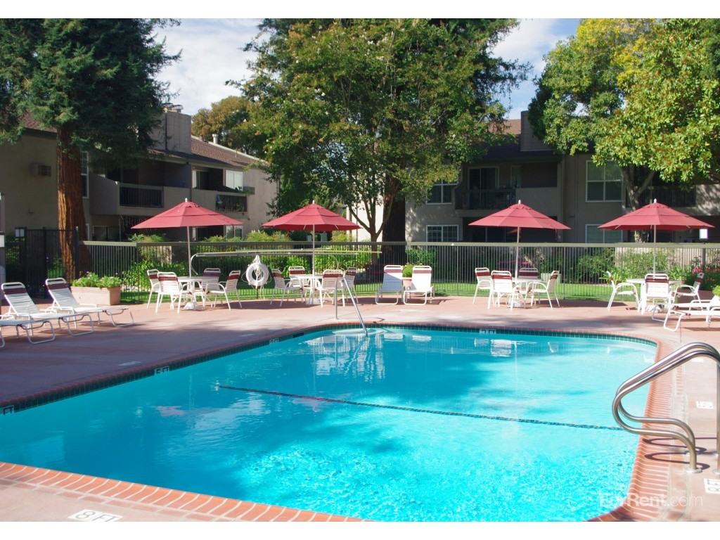 Redwood Plaza - Photo 3 of 19