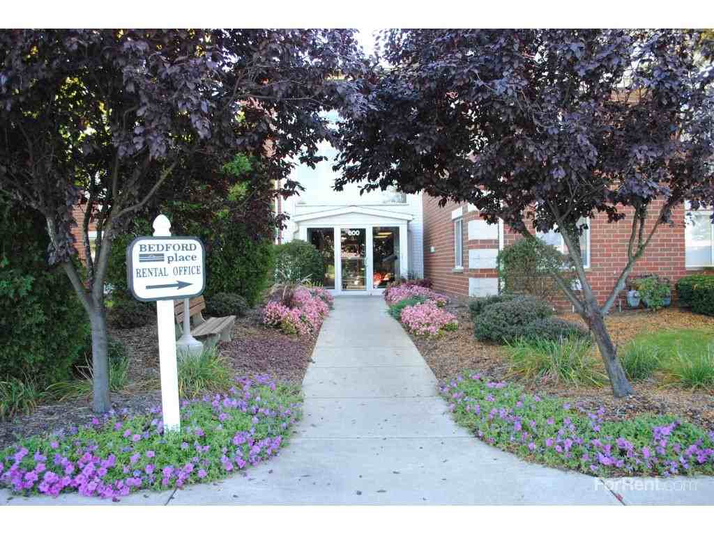 Bedford Place Apts. - Photo 3 of 19