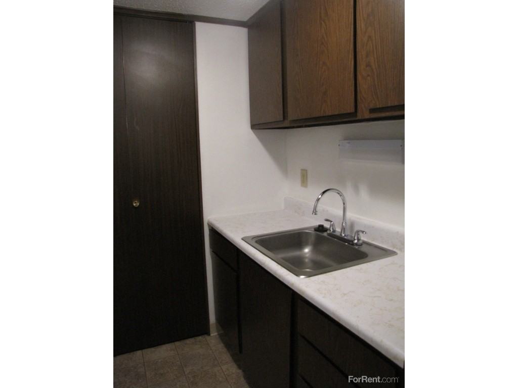 Charing Cross - Photo 2 of 11