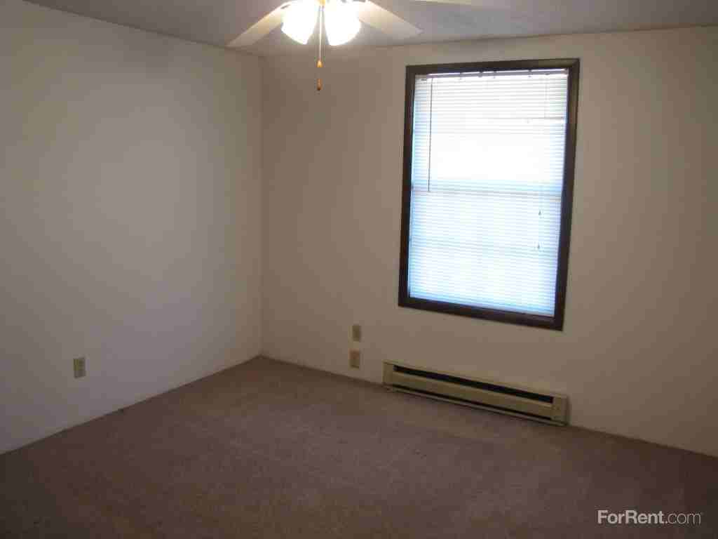 Charing Cross - Photo 3 of 11