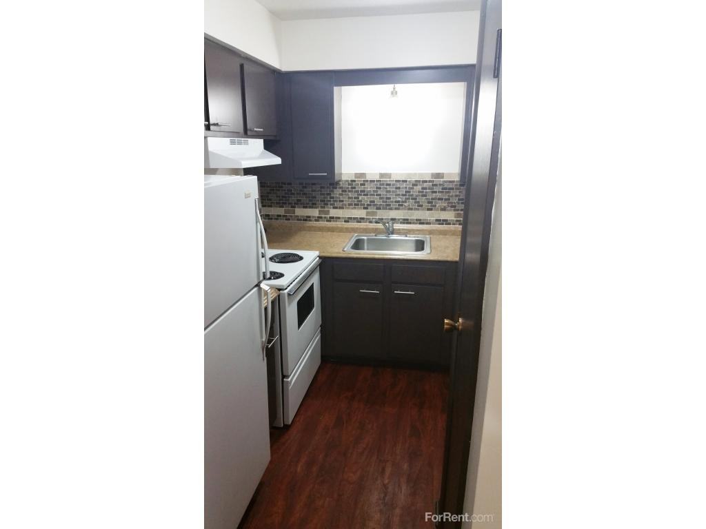 Wildwood Pool Apartments - Photo 2 of 11