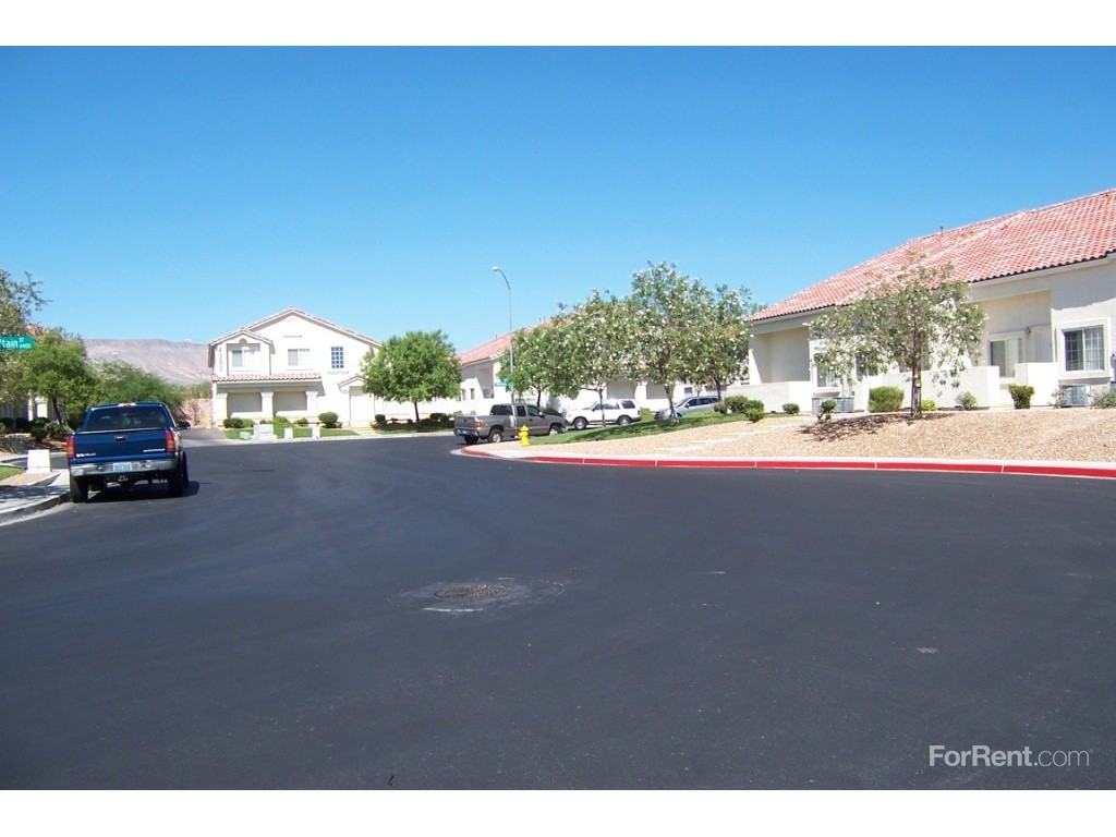 Pine Ridge Townhomes - Photo 2 of 9