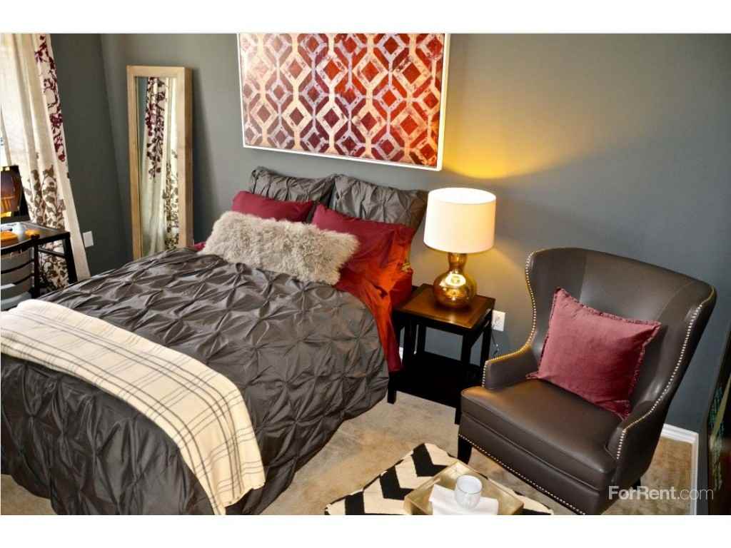 Axis West Campus - Photo 3 of 20