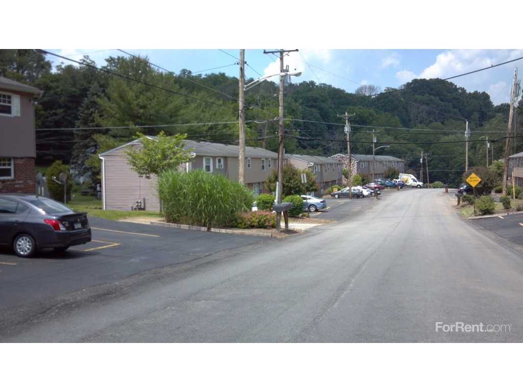 Plum Park Apartments - Photo 3 of 12