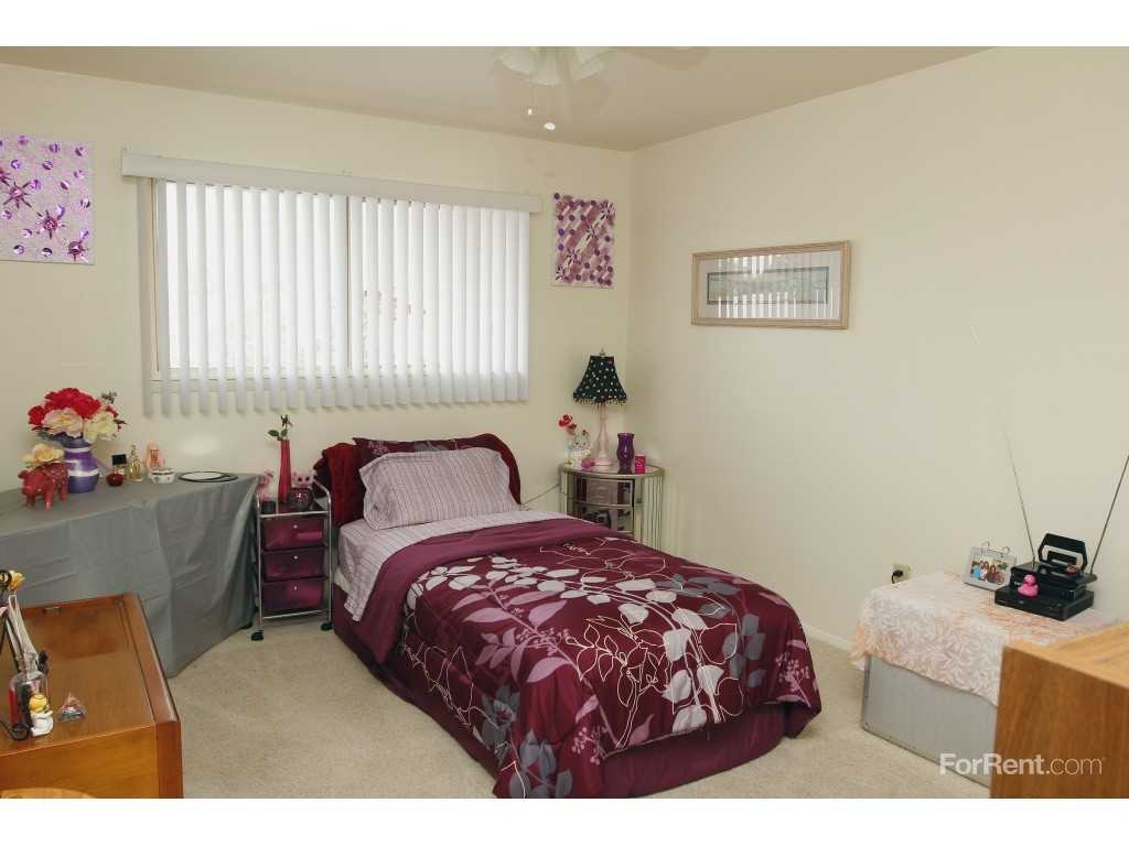 Stardust Plaza Apartments - Photo 3 of 19