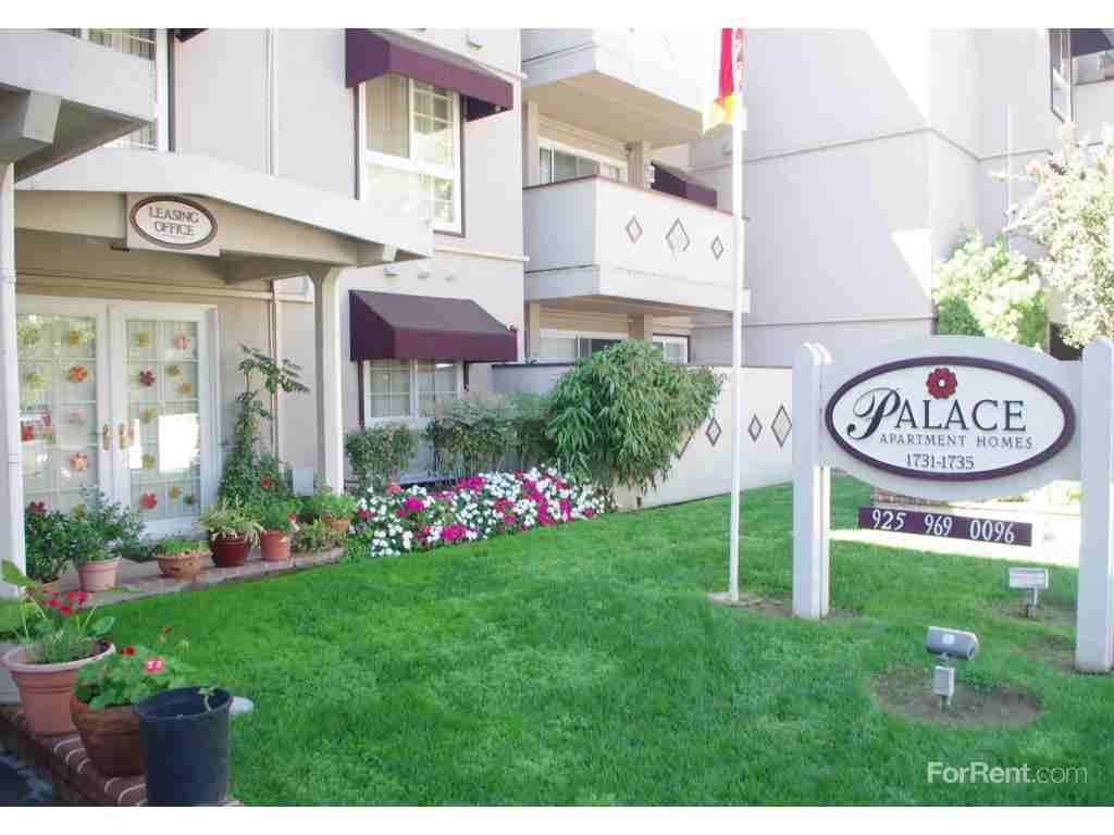 Palace Apartment Homes - Photo 3 of 18