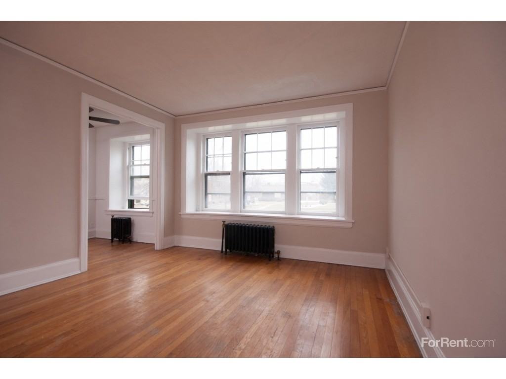 The Commodore and Sherwood - Photo 3 of 20