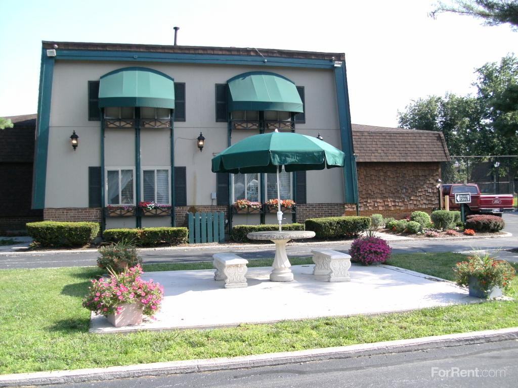 Carriage House Apartments in Englewood - Photo 2 of 20