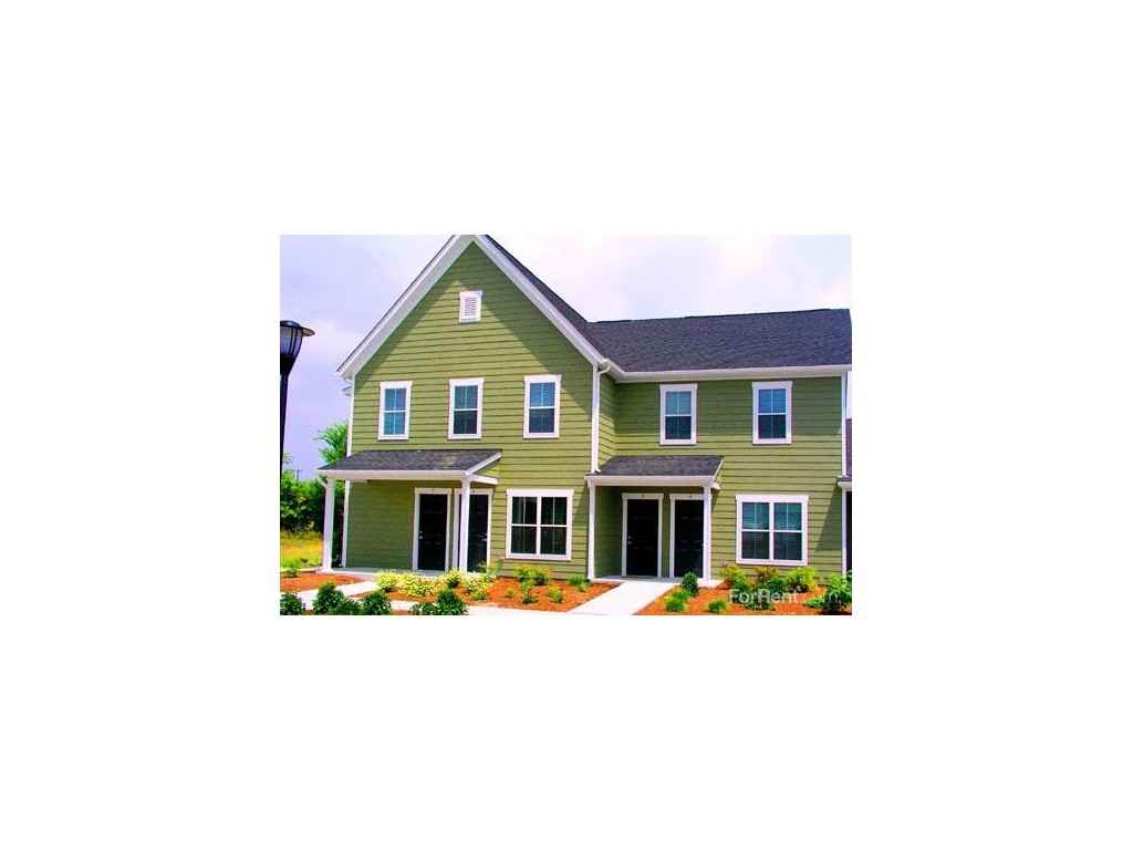 Salisbury Commons - Photo 3 of 7